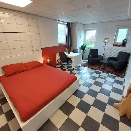 Gasthuys De Peel לינה וארוחת בוקר *